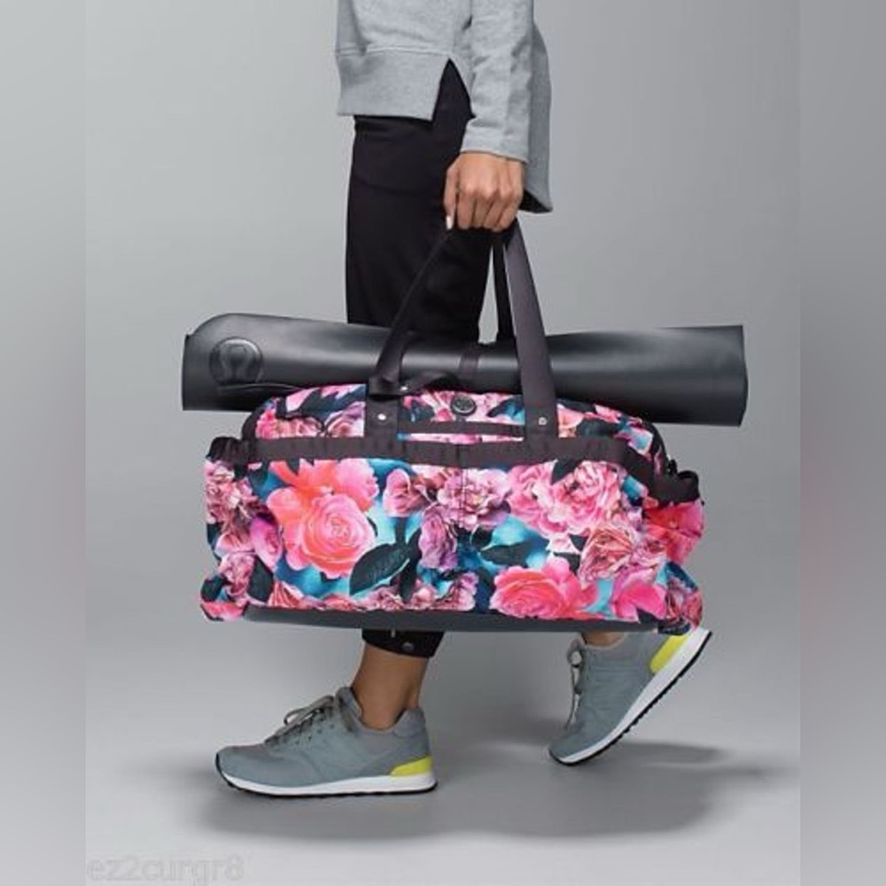 ◾️Rare Lululemon On The Fly Floral Duffel Bag Secret Garden